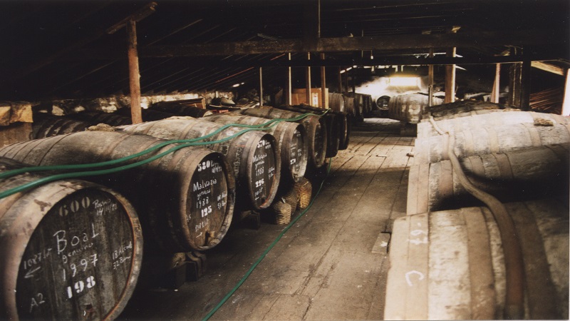 Regs-wine-blog-photo-aging-old-madeira-wines-in-hot-warehouse-attics